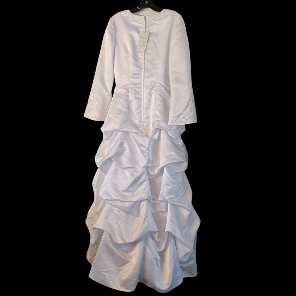 White/Ivory Elegant Wedding Gown Blend of Silk & Satin size 10 - Picture 7 of 14